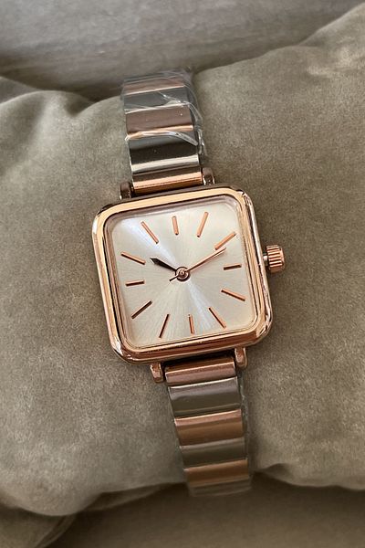 Leerybee Add Prestige to Your Style!Top Women's Wristwatches Just One Click Away