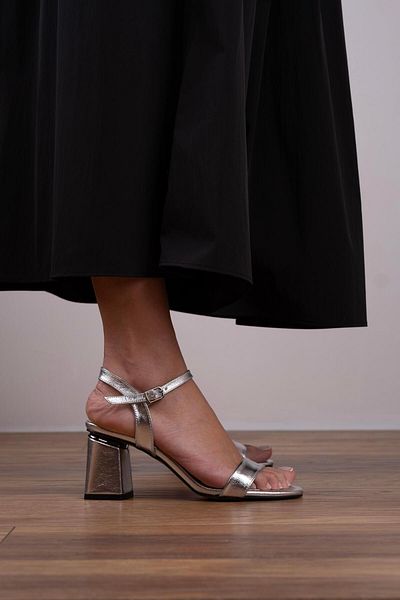 sovrana Metal Detailed Single Strap Heeled Shoes Silver Metallic