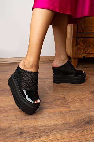 Modanizm شبشب Nate بكعب عريض من الجلد باللون الأسود