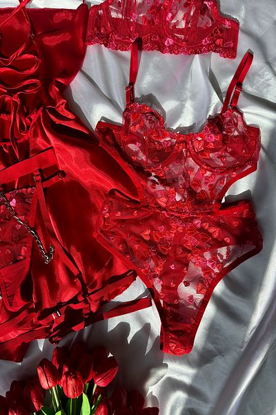 M&A Özaltın Red Coated 5 Piece Giant Silk Satin Set