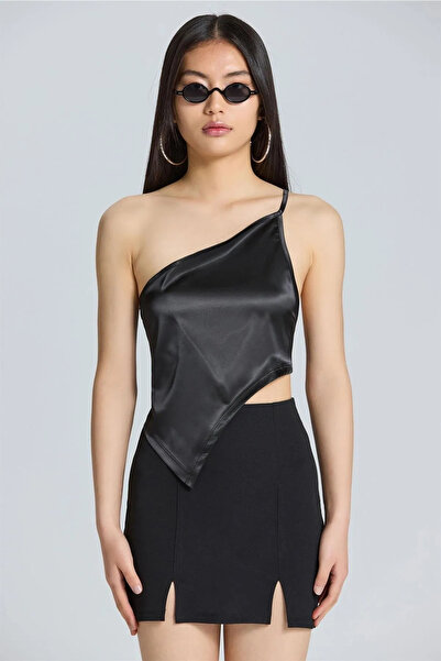 World Fashion Trends WFT2615 Bluză neagră din satin cu șireturi