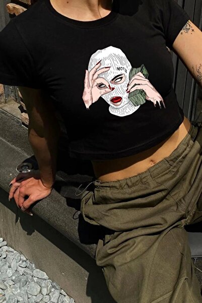 Violon Y2K Streetwear GTA Λευκή μάσκα με εμπριμέ κοντό μανίκι μαύρο κορμάκι