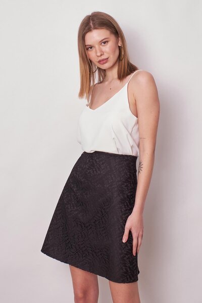 Jument Women's Lace Detailed High Waist Light Flexible Woven Fabric Bell Skirt (length:49cm +-2cm)-Black