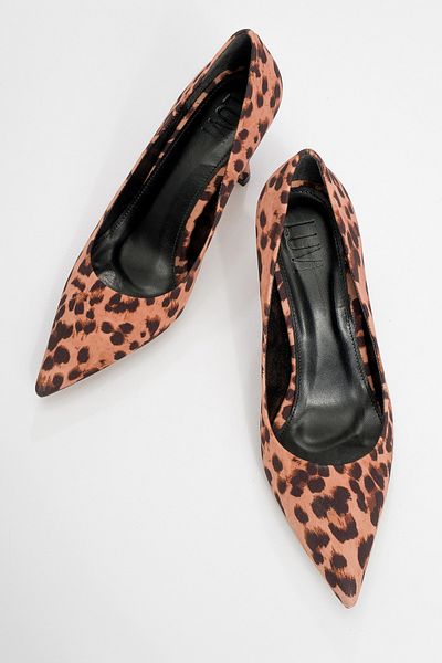 LuviShoes حذاء بكعب نسائي من CALSE باللون الأسود والأصفر