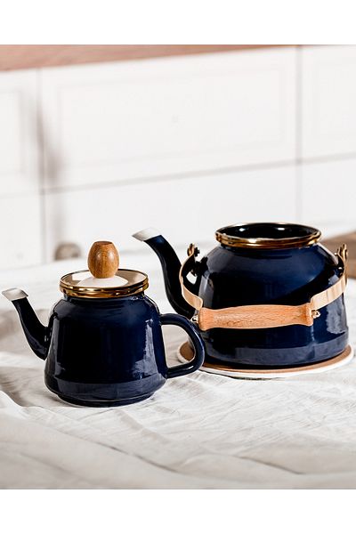 Madame Coco Bonneville Teapot
