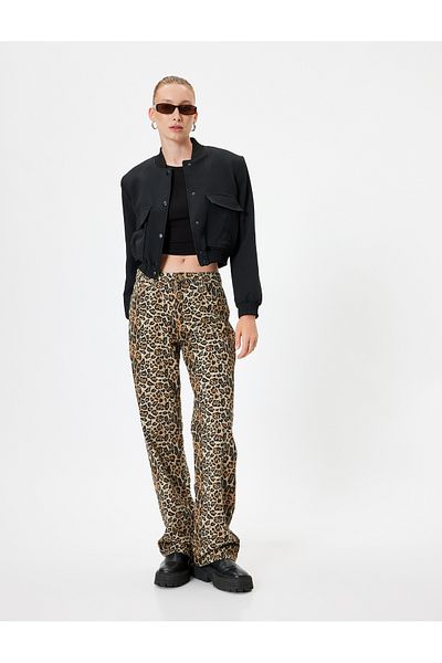 Koton Leopardenmuster – gerade Hose mit normaler Taille, Taschen und Knöpfen