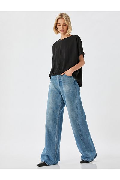 Koton Bequeme Off-Shoulder Kurzarmbluse - Rundhals