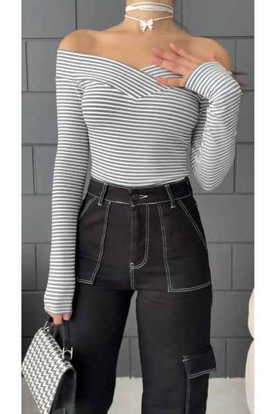 Fav Style Λευκή ριγέ μακρυμάνικη γυναικεία μπλούζα με γιακά Madonna