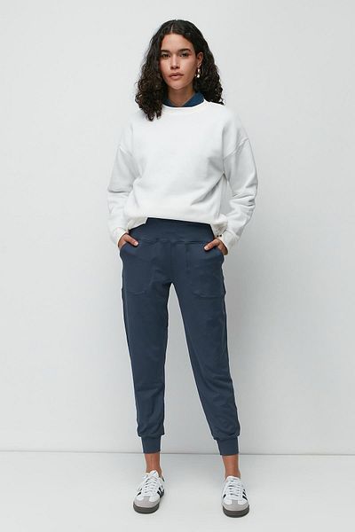 C&City Spodnie dresowe typu jogger z wysokim stanem w kolorze indygo - 811
