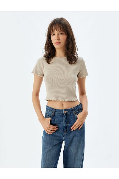 Koton Kurzärmliges Baumwoll-Crop-T-Shirt mit Rundhalsausschnitt