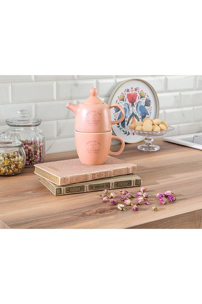Madame Coco Grand Teapot