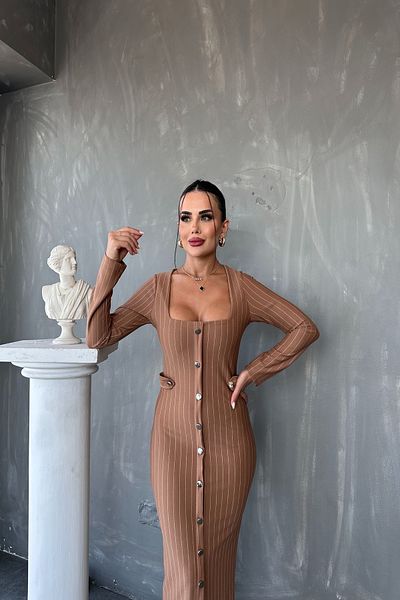 kamacibutik Rochie creion cu dungi cu nasturi cu guler pătrat
