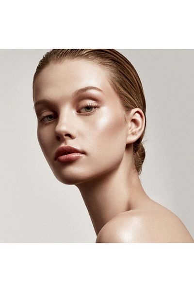 FENTY BEAUTY Killawatt Freestyle - Long Lasting and Nude Illuminator - Lightning Dust Eleg.177