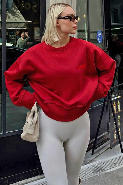 Swist Rotes Crop-Sweatshirt mit 3 Herzen und Piş-Nähten für Damen