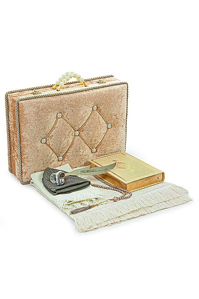 ihvanonline Dowry Prayer Rug Set with Storage Gift Suitable for Groom Bridal Bundle Shawl Quran Set Gold