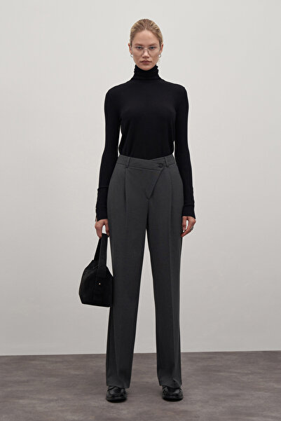 Mathilda Store Μαύρο ζιβάγκο Basic Πλεκτό Πουλόβερ