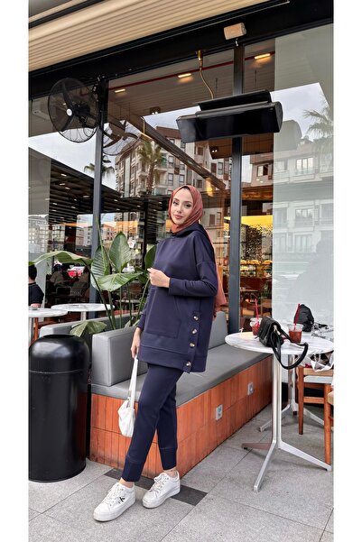 Tesettür Diyarı Set de pantaloni scuba cu glugă și nasturi pentru femei - Alb...