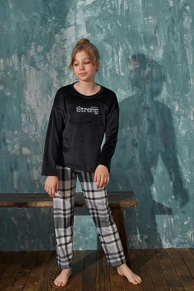 Pijamaevi Black Strong Patterned Exclusive Velvet Girl's Pajama Set