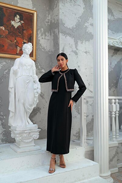 YAFA CLOTHING & ACCESSORIES فستان سترة مطرز يدوياً بدلة مزدوجة باللون الأسود