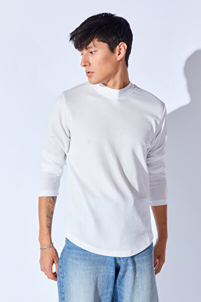 MAN EDITION Beyaz Bisiklet Yaka Jakarlı Dokulu Kumaş Slim Fit Basic Uzun Kol Erkek Tshirt | EE1000229954