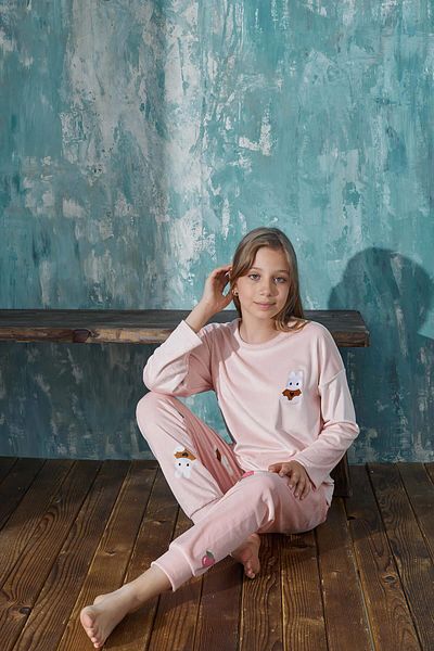 Pijamaevi Powder Rabbit Patterned Exclusive Velvet Girl's Pajama Set