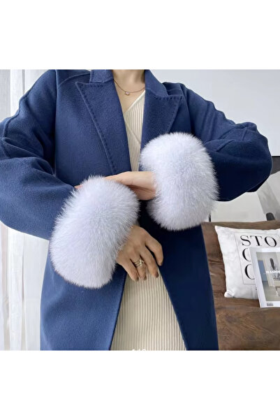 MARBERRY Ecru Soft Textured Plush Women's Sleeve