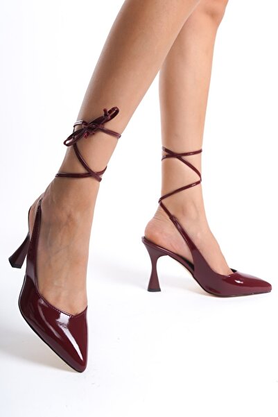 Ayakkabı Podyumum "CEREN" حذاء من الجلد اللامع باللون العنابي بمقدمة مدببة وم...