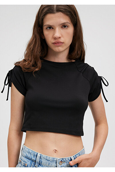 Mavi Omuz Detaylı Crop Siyah Tişört Slim Fit / Dar Kesim 1612329-900