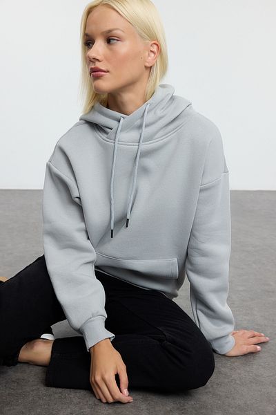 Trendyol Collection Oversize Gray Fleece Knitted Sweatshirt - Collar Detail and Kangaroo Pocket Twoaw25Sw00203