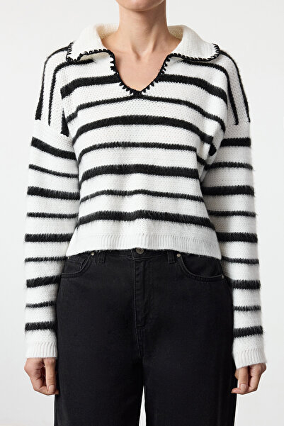 Edit by Trendyol Светр з коміром-поло в смужку екрю Светр в смужку TEDAW25KZ00020