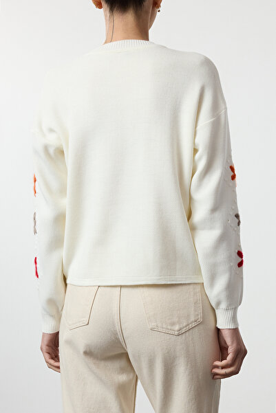 Trendyol Collection Embroidered Ecru Floral Patterned Knitwear Sweater - Tedaw25Kz00011