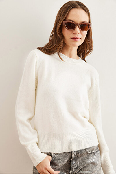 Olalook Women's Ecru Crew Neck Soft Textured Basic Knitwear Sweater Kzk- 19000845