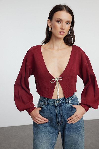 Trendyol Collection Claret Red Knitwear Super Crop Strickjacke mit Schleife – TWOAW24HI00315