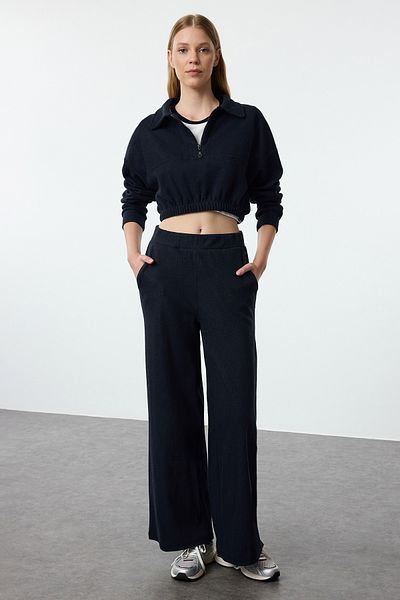 Trendyol Collection Marineblaue Jogginghose mit entspannter Passform und Kordel - TWOAW23EA00065