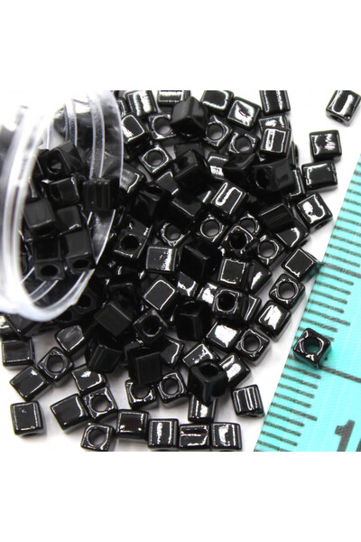 Miyuki Mărgele pătrate 3 mm Nr.: 1