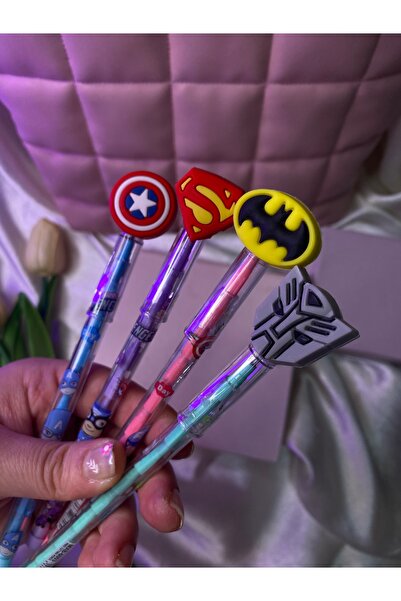 Marvel 1 adet ,Marvel karakterli yumurtlayan kalem , başlık çıkarılıp başka kaleme takılabilir