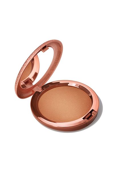 M.A.C Bronzing Powder - Fine and Light Texture, Face-Deep, Medium Golden Passi.3353