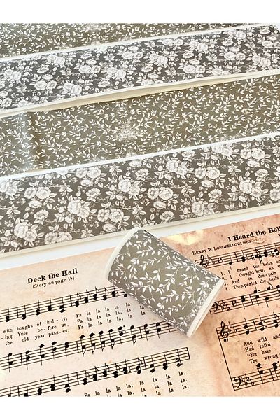 Hume Craft شريط فرعي مزين بالزهور باللون الأخضر العتيق - مناسب لمجلة الرصاصة وسجل القصاصات