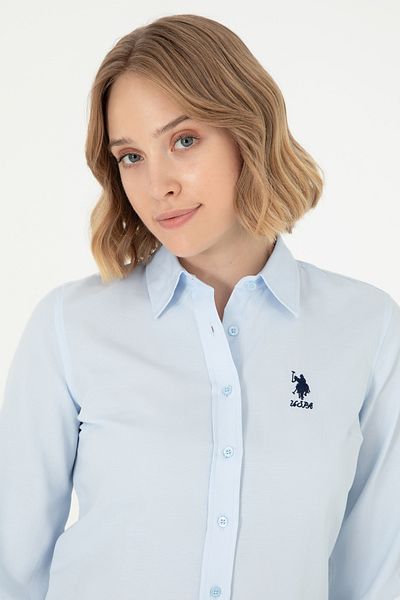 U.S. Polo Assn. Cămașă de bază cu mânecă lungă albastru deschis pentru femei 50295711 -VR003