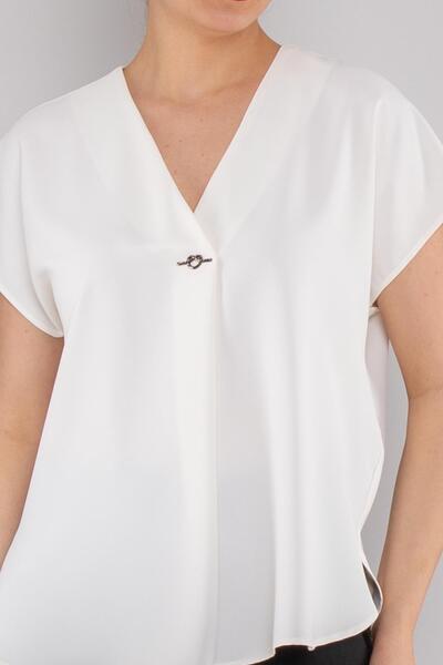 AYHAN 81905 Plus Size Vyaka Brooch Detail Short Sleeve Crepe Chiffon Blouse