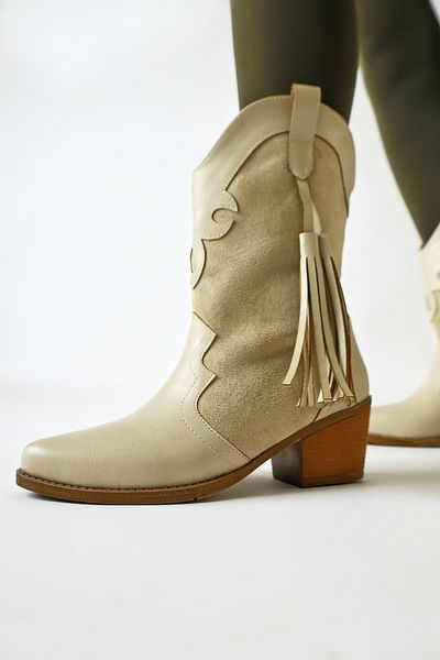 Limoya Pandorak Beige Suede Λεπτομερείς γυναικείες μπότες Western με φούντες με μυτερή μύτη, γυναικεία μποτάκια