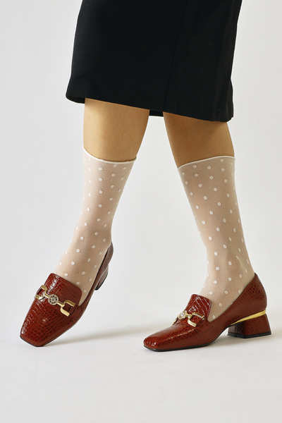 Limoya Dámské neformální boty Bee Burgundy s krokodýlím vzorem a koženou přezkou s detaily na tupé špičce