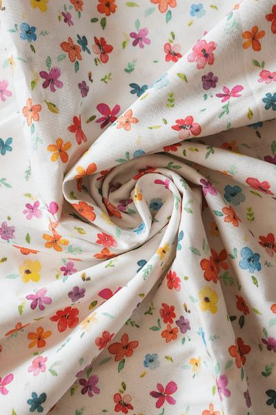 Doray Kumaş Țesătură poplin de bumbac cu model de flori crocante / DRY 05