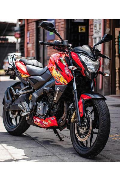 Motiker Bajaj Pulsar NS200 Şimşek McQueen Kaplama Tasarımı