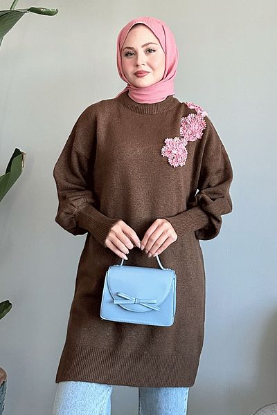 InStyle Pulover de tricotaj maro amar cu detaliu flori