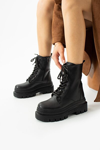 Asilkadın Maria Bağcık Ve Fermuar Detaylı Kaymaz Taban Siyah Cilt Bot