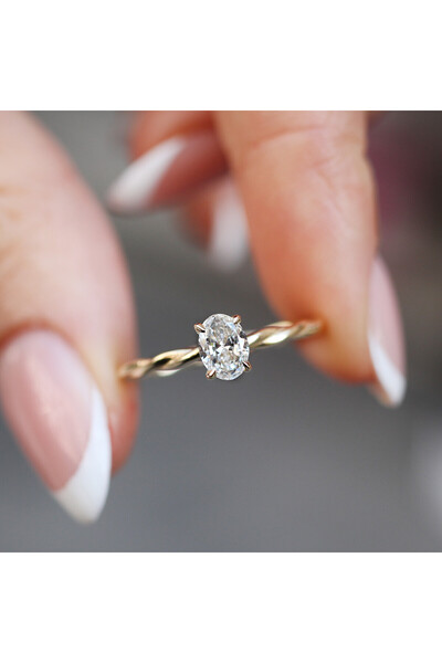 INZA mücevherat 0.40 CT Özel Tasarım Oval Pırlanta Burgu Yüzük