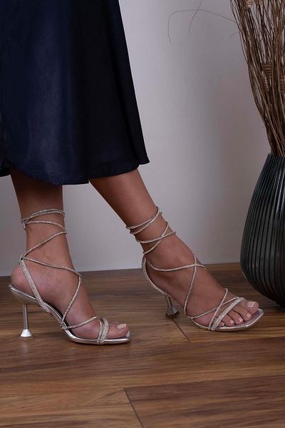 sovrana Stringed Stone Detailed Heeled Shoes Silver Metallic