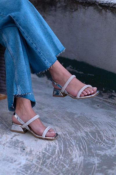sovrana Stone Detailed Low Heel Shoes Silver Mirror