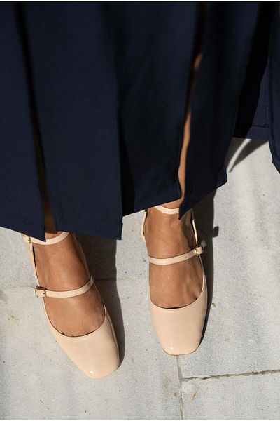 sovrana Short Heeled Blunt Toe Closed Back Belted Shoes Tan Patent Leather